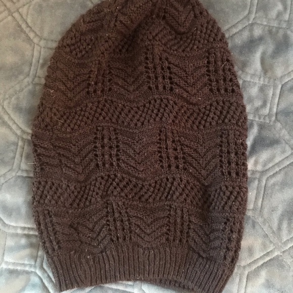 two beanies, black and white - Picture 2 of 3